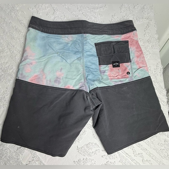 Billabong Men's Multicolor Swim Shorts - Picture 6 of 6